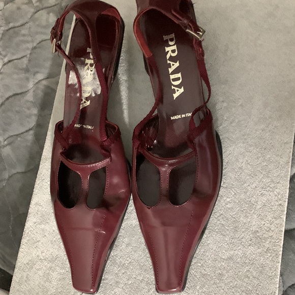 PRADA low heel wine color pair of shoes. Pre-0wned. - Picture 2 of 13